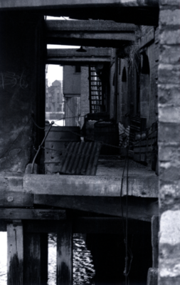 Near Wapping Old Stairs 1957
