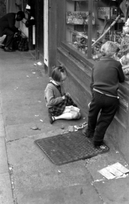 SC51 Toy Shop Stepney 1962 Pg24